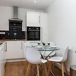 Relaxation By Olauda Sa - 3 Bed House With Free Parking Bristol