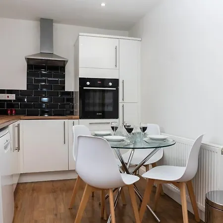 Relaxation By Olauda Sa - 3 Bed House With Free Parking Бристоль