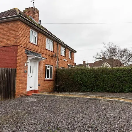 Relaxation By Olauda Sa - 3 Bed House With Free Parking Holiday home Bristol
