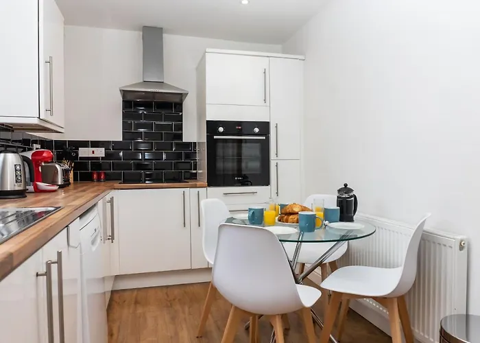 Relaxation By Olauda Sa - 3 Bed House With Free Parking بيت للعطل