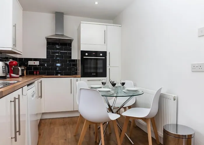 Relaxation By Olauda Sa - 3 Bed House With Free Parking Bristol